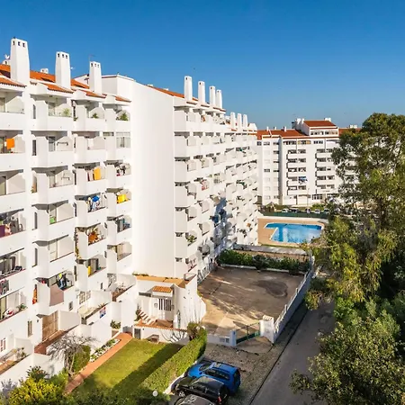 Montechoro Sea View 3 Bedroom 800m From The Strip 公寓 *