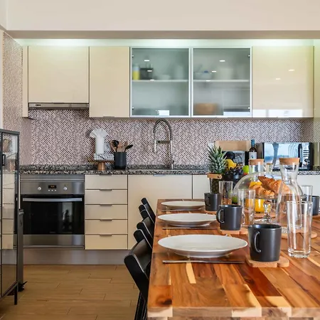 Montechoro Sea View 3 Bedroom 800m From The Strip 阿尔布费拉